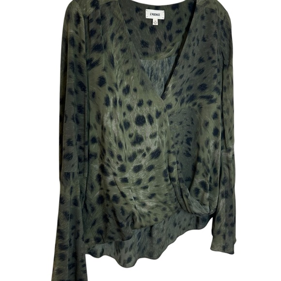 L'AGENCE Olive Leopard Print Blouse - Picture 5 of 16